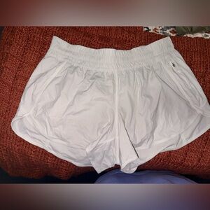 Lululemon Hotty Hots Women's White Shorts